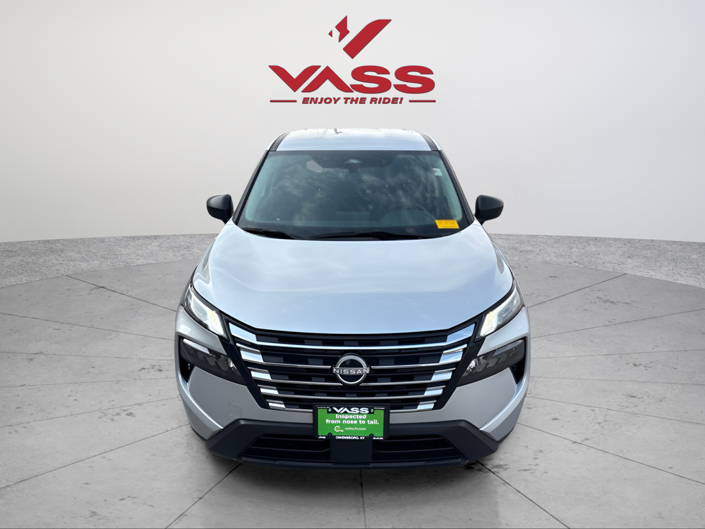 Used 2024 Silver Nissan S image 8