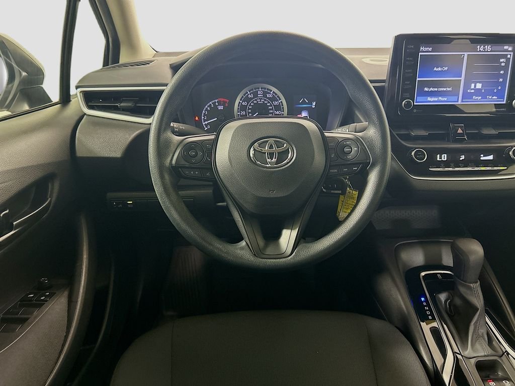 Used 2022 White Toyota LE image 20