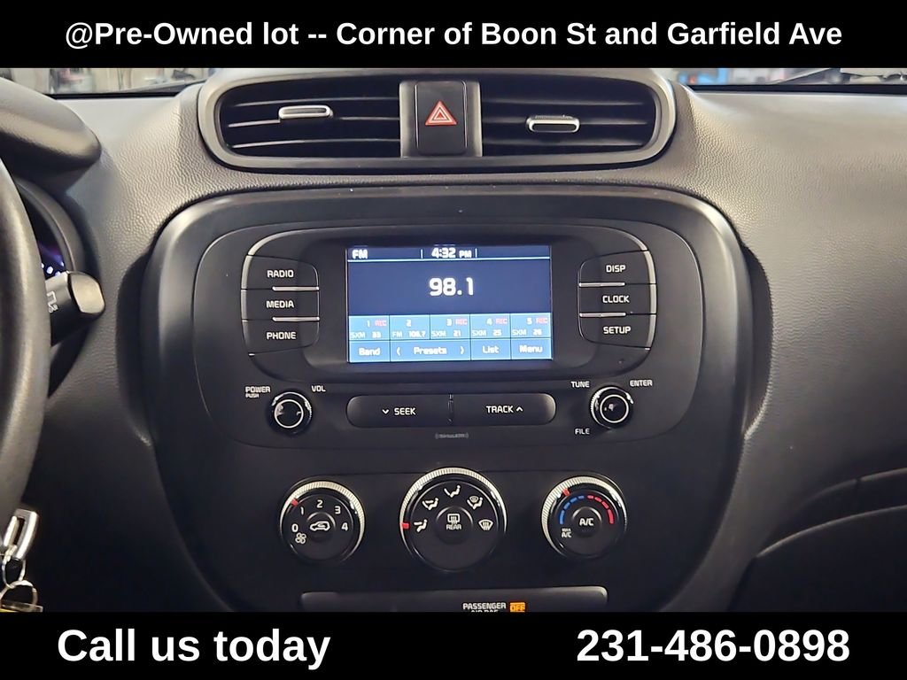Used 2019 Red Kia Base image 19