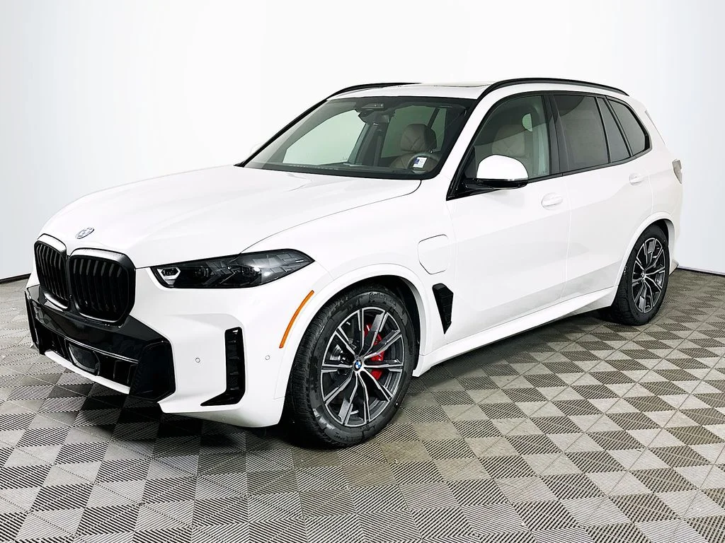 2026 BMW X5 xDrive50e's photo