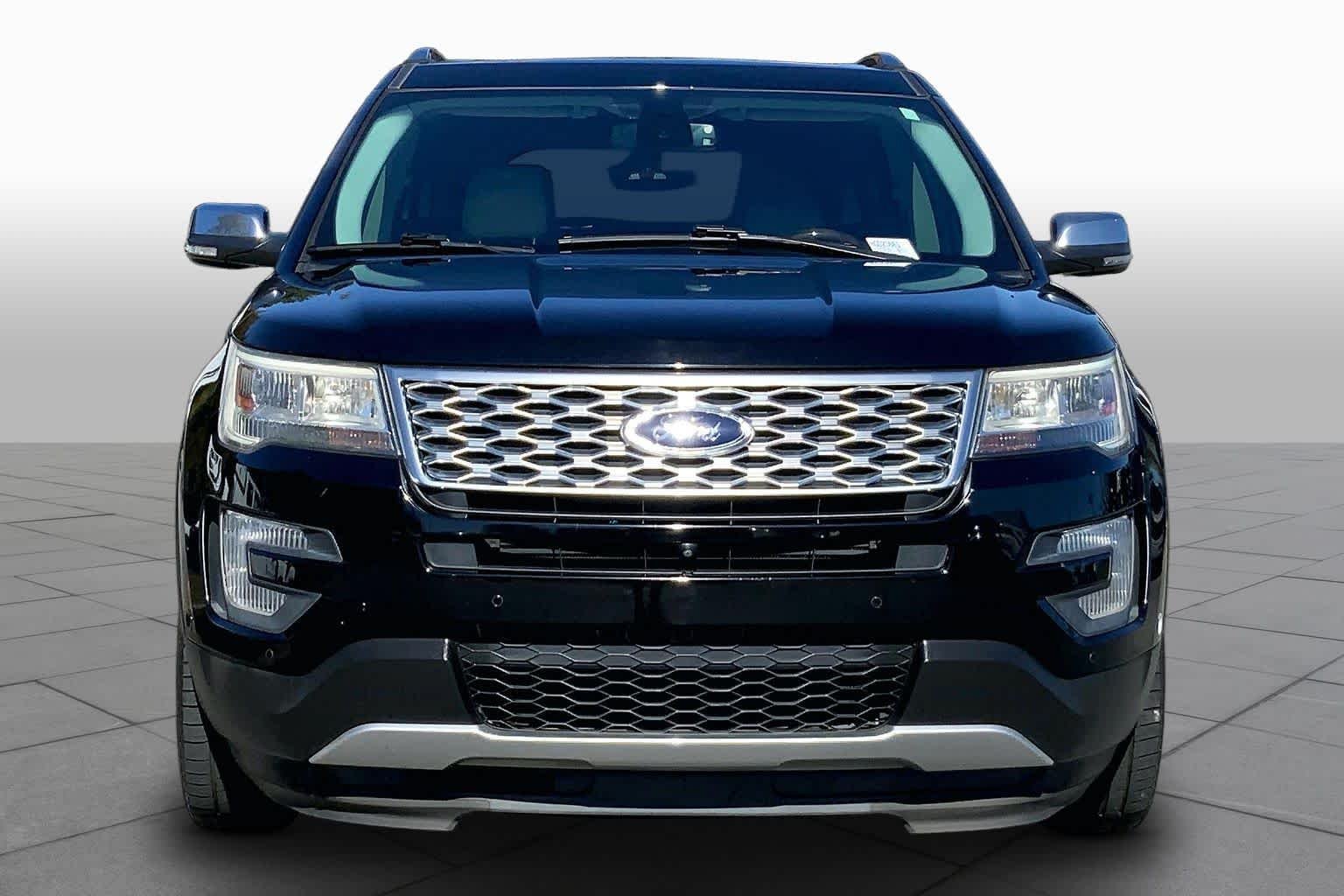Used 2017 Shadow Black Ford Platinum image 4