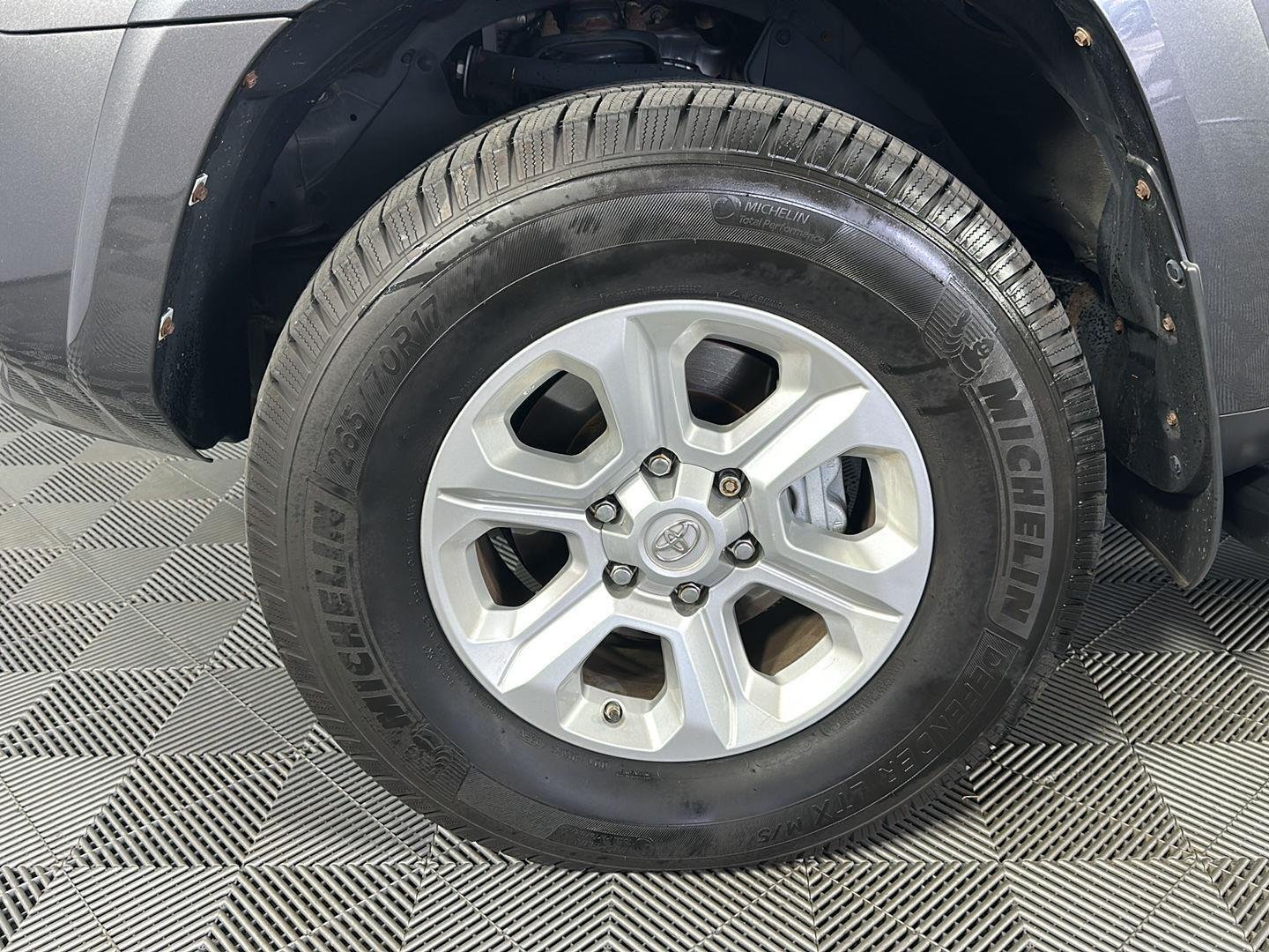 Used 2018 Magnetic Gray Metallic Toyota SR5 image 7