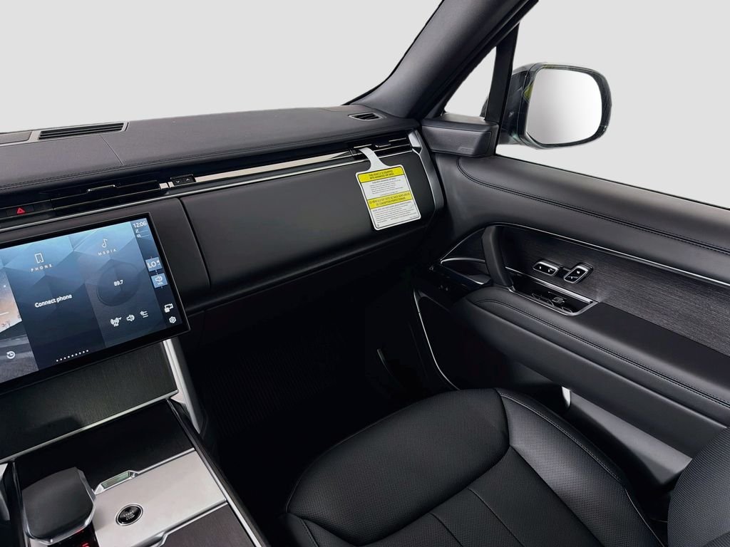 New 2026 Fuji White Land Rover SE image 25