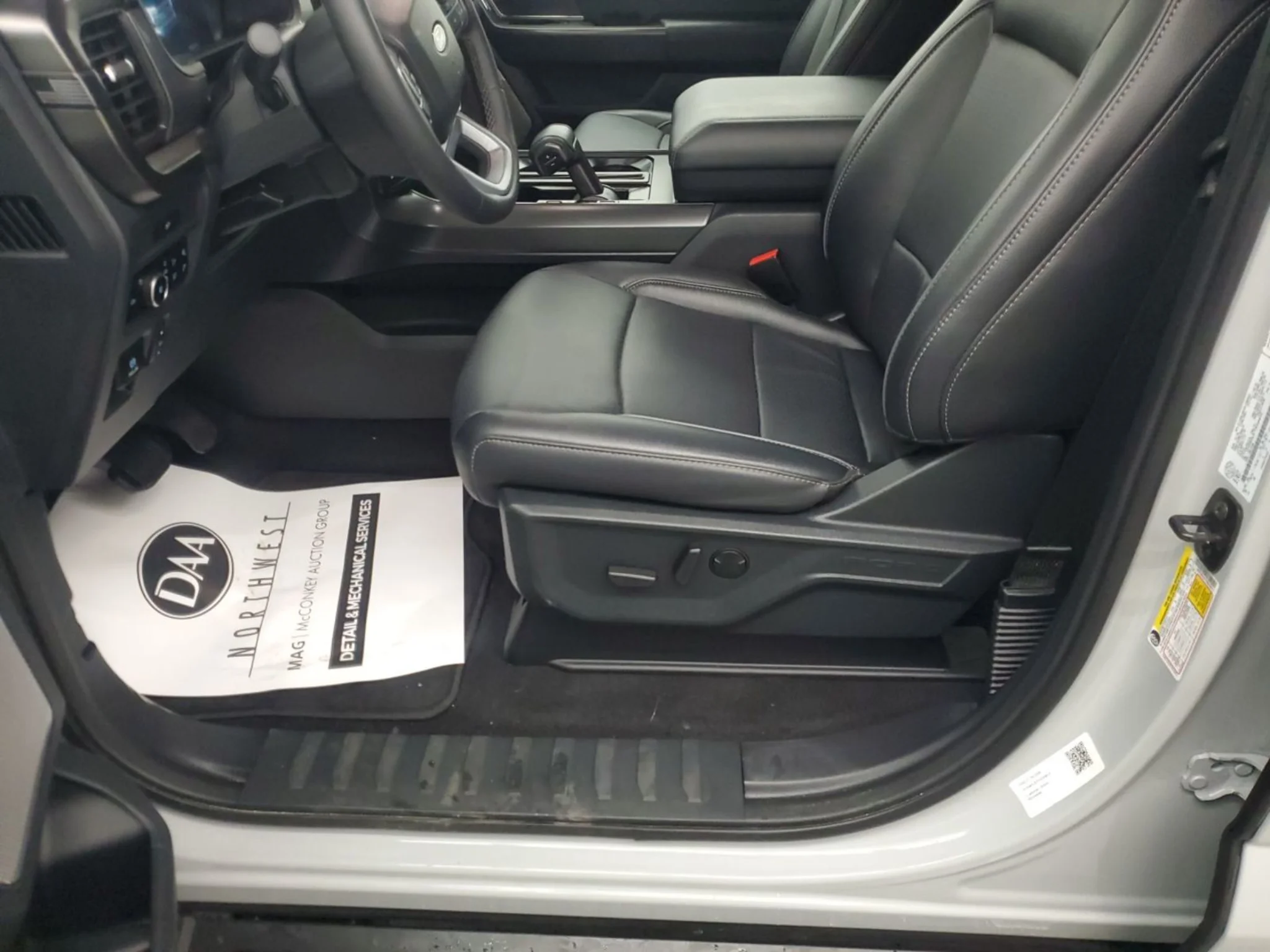 Used 2026 Avalanche Ford LARIAT image 5