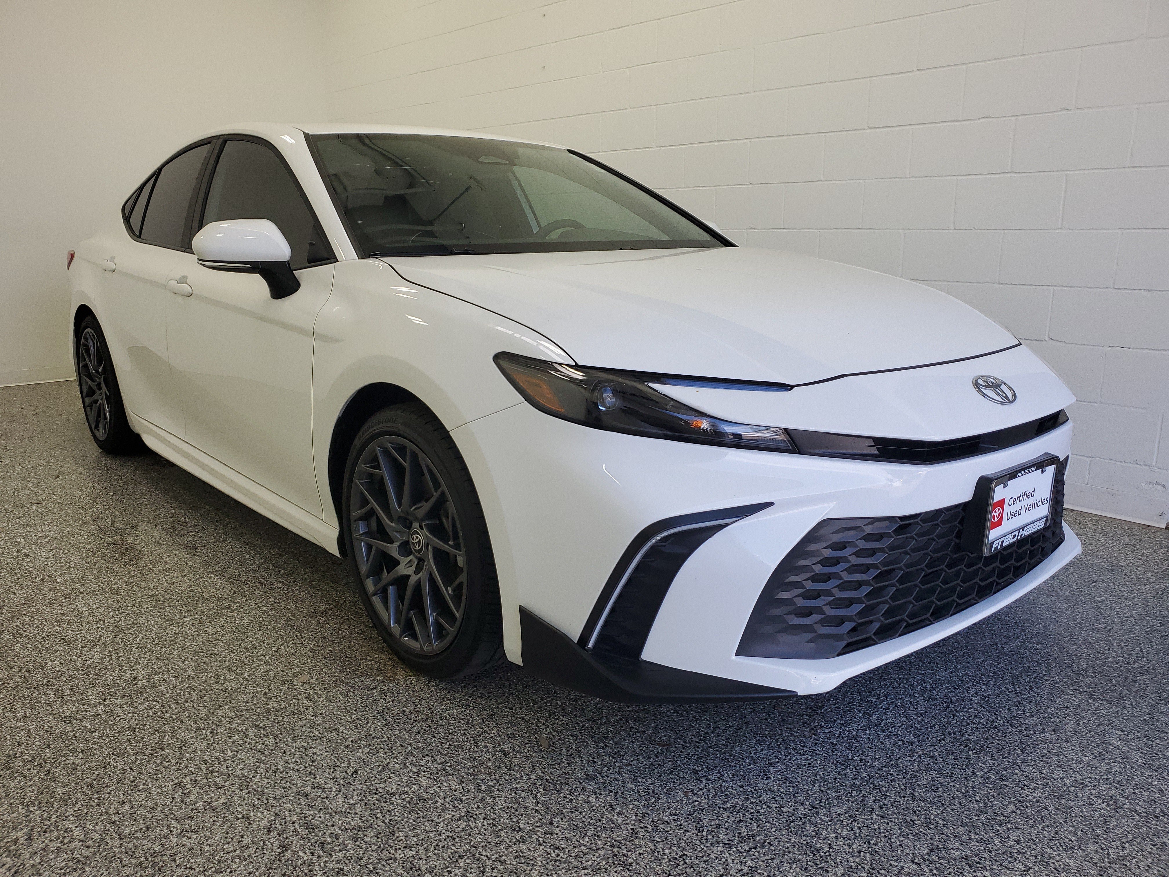 Certified Used 2025 White Toyota XLE image 4