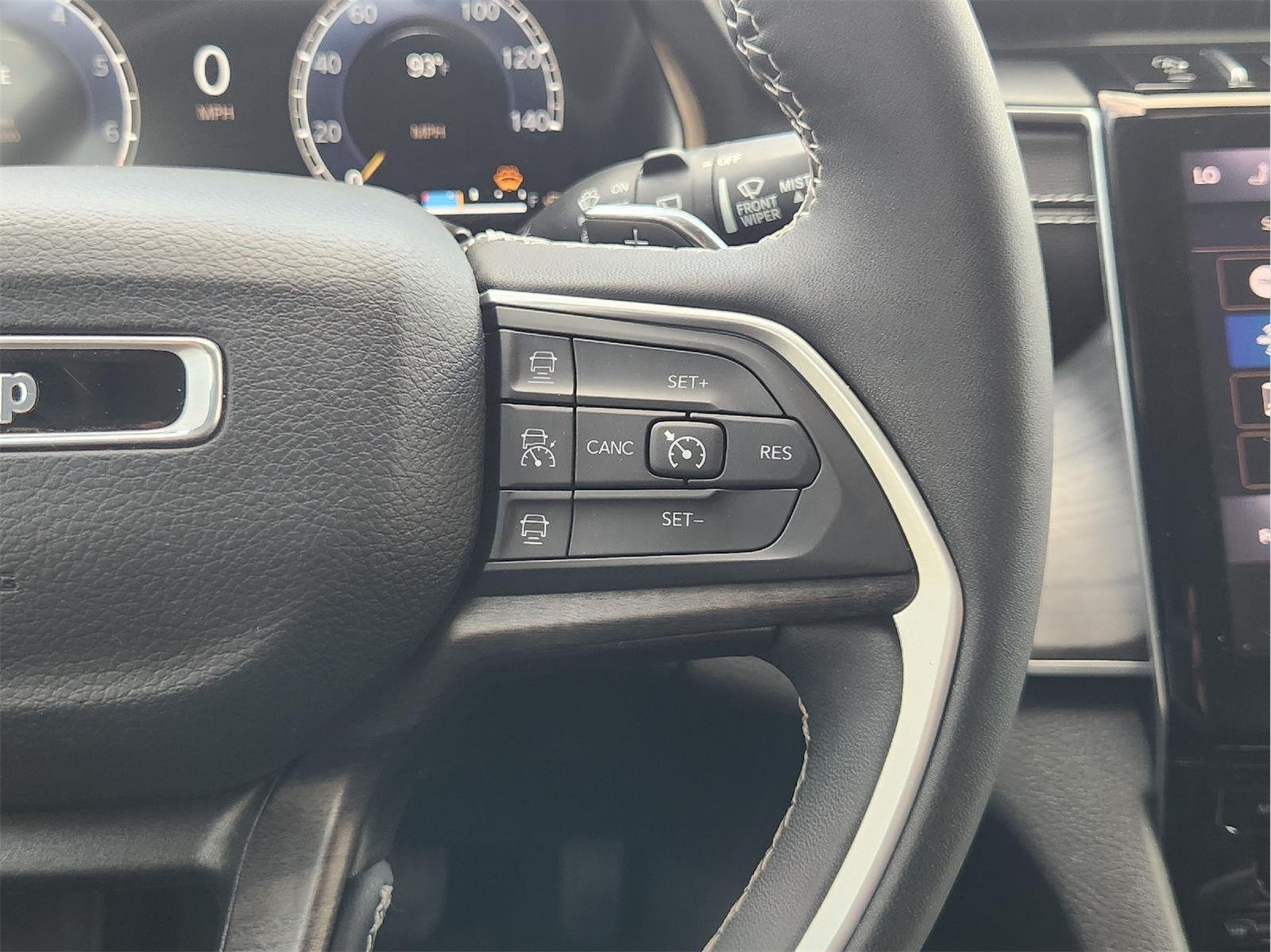 2023 Jeep Grand Cherokee L photo 30 of 35