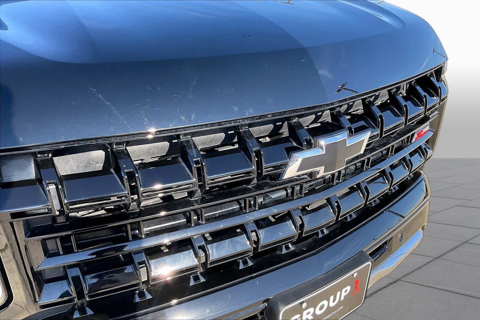 Used 2025 Black Chevrolet Z71 image 29