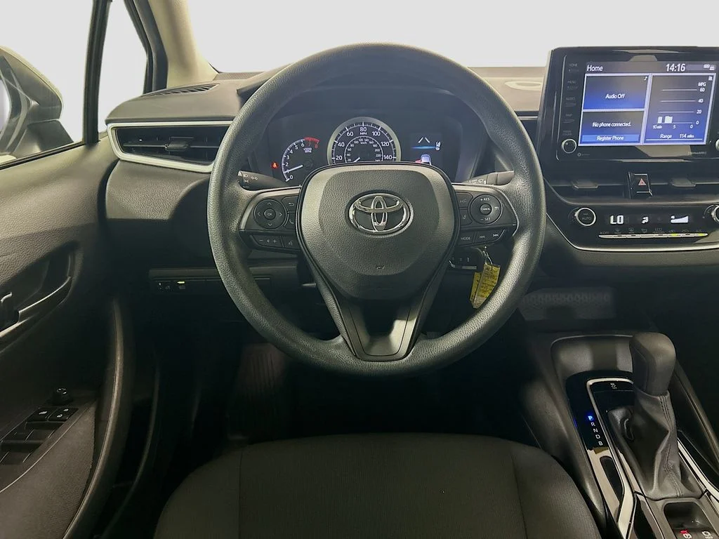 Used 2022 White Toyota LE image 20