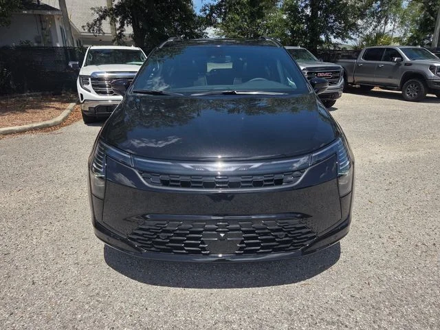 New 2027 Diamond Black Crystal Pearl-Coat Exterior Paint Chrysler Limited image 19