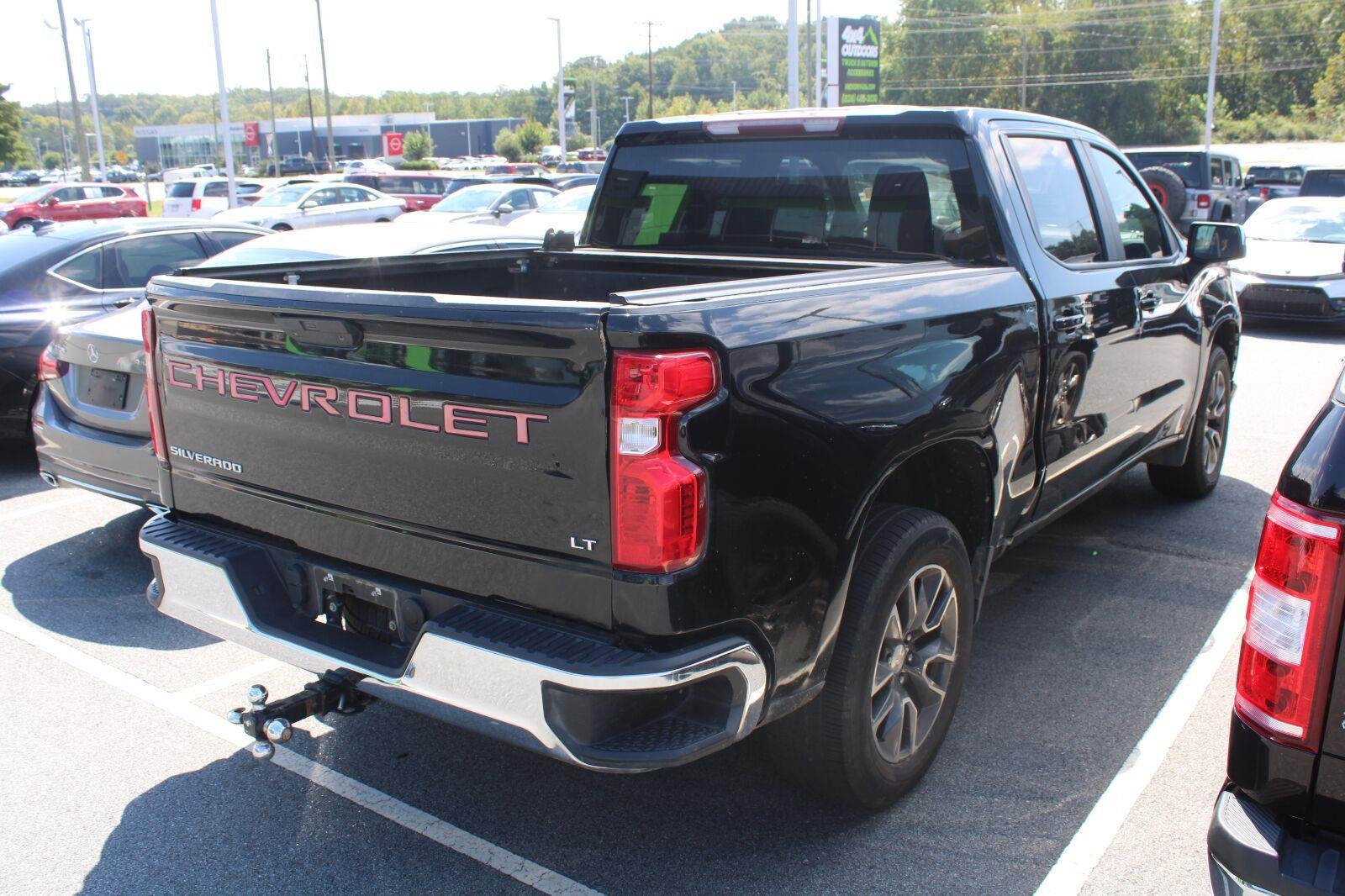 Used 2021 Black Chevrolet LT image 4