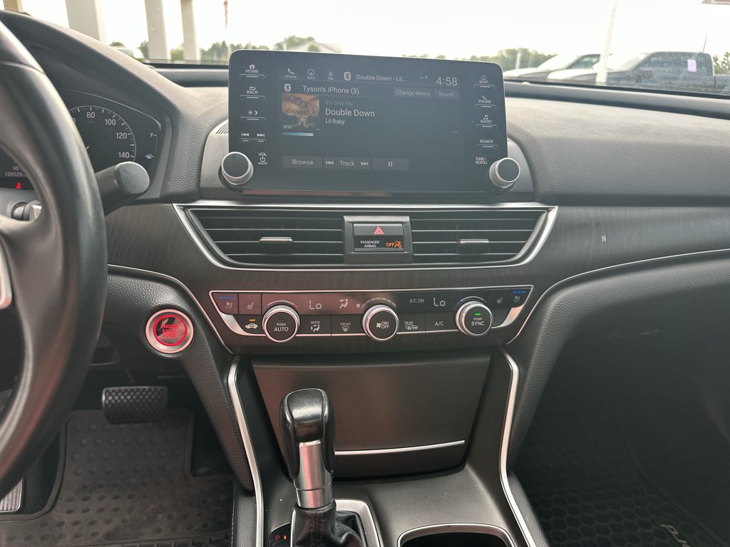 Used 2018 Crystal Black Pearl Honda Touring 1.5T image 4