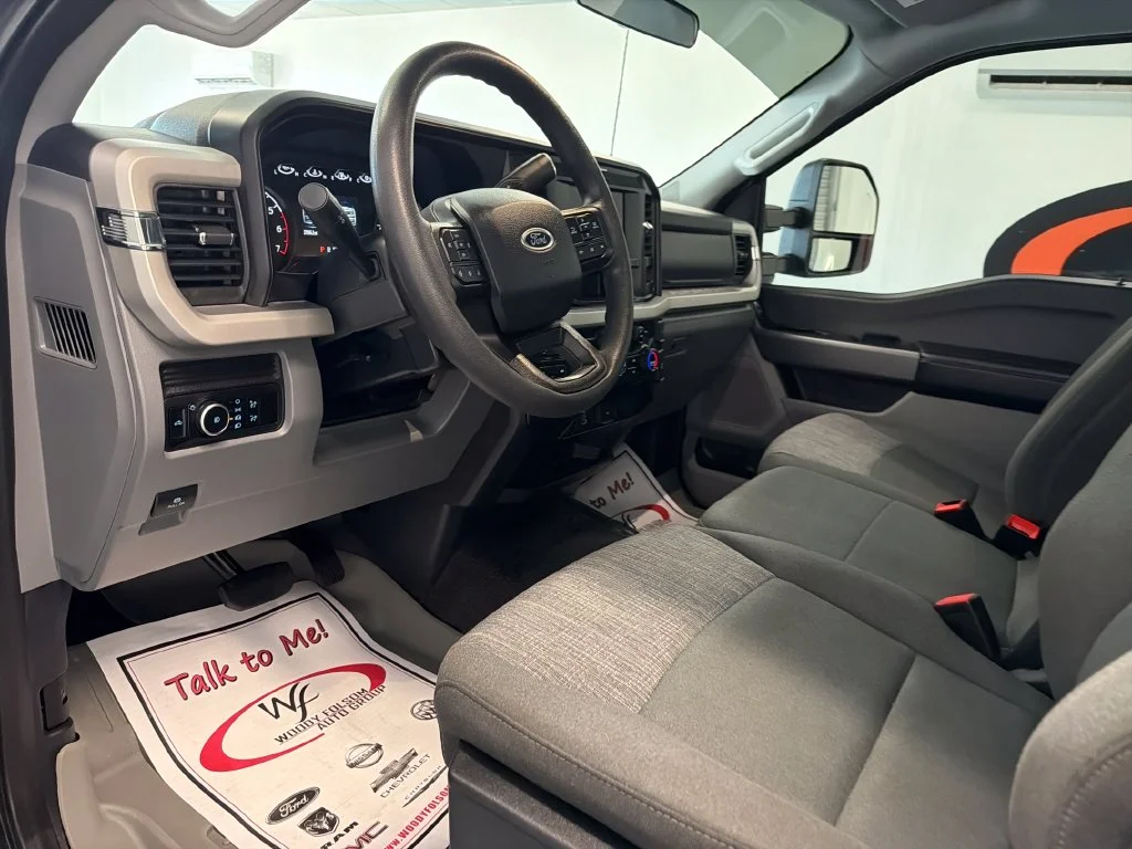 Used 2025 Gray Ford XLT image 12