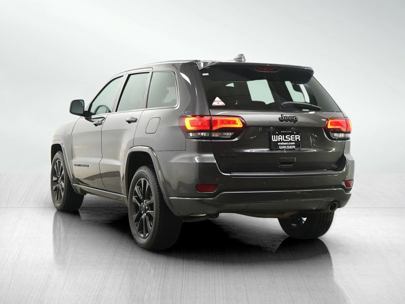 Used 2019 Jeep Grand Cherokee Altitude with VIN 1C4RJFAG1KC655126 for sale in Hopkins, Minnesota