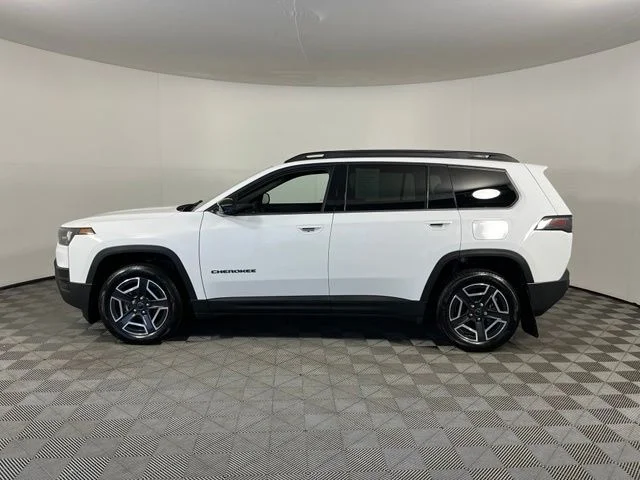 Used 2026 White Jeep Limited image 4