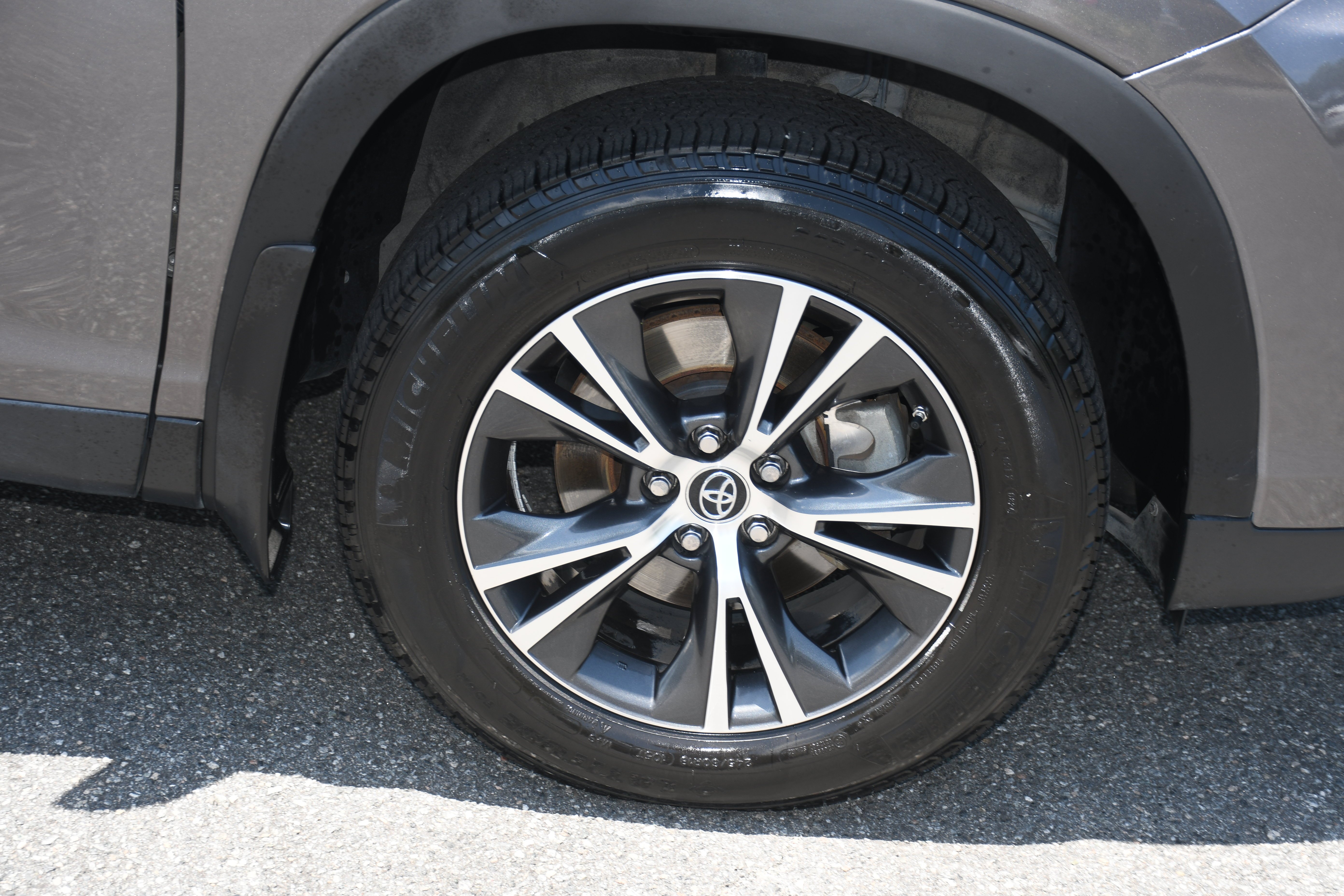 Used 2019 Gray Toyota LE image 19