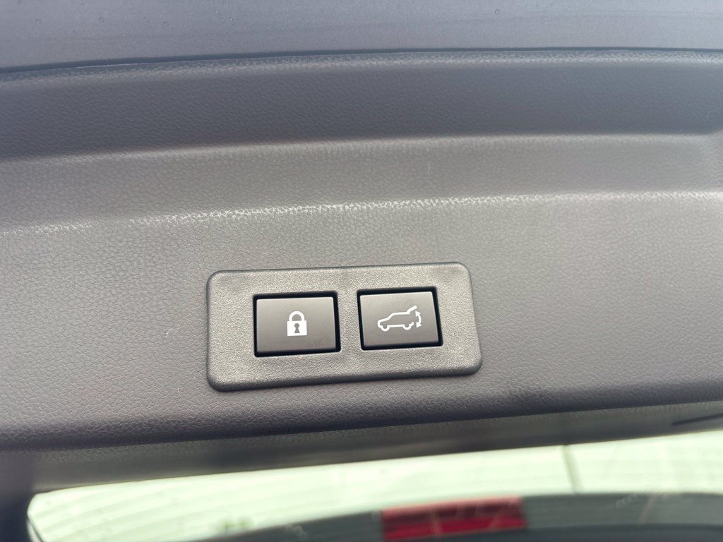 New 2027 MAGNETITE GRAY METALLIC Subaru Premium 7-Passenger image 22