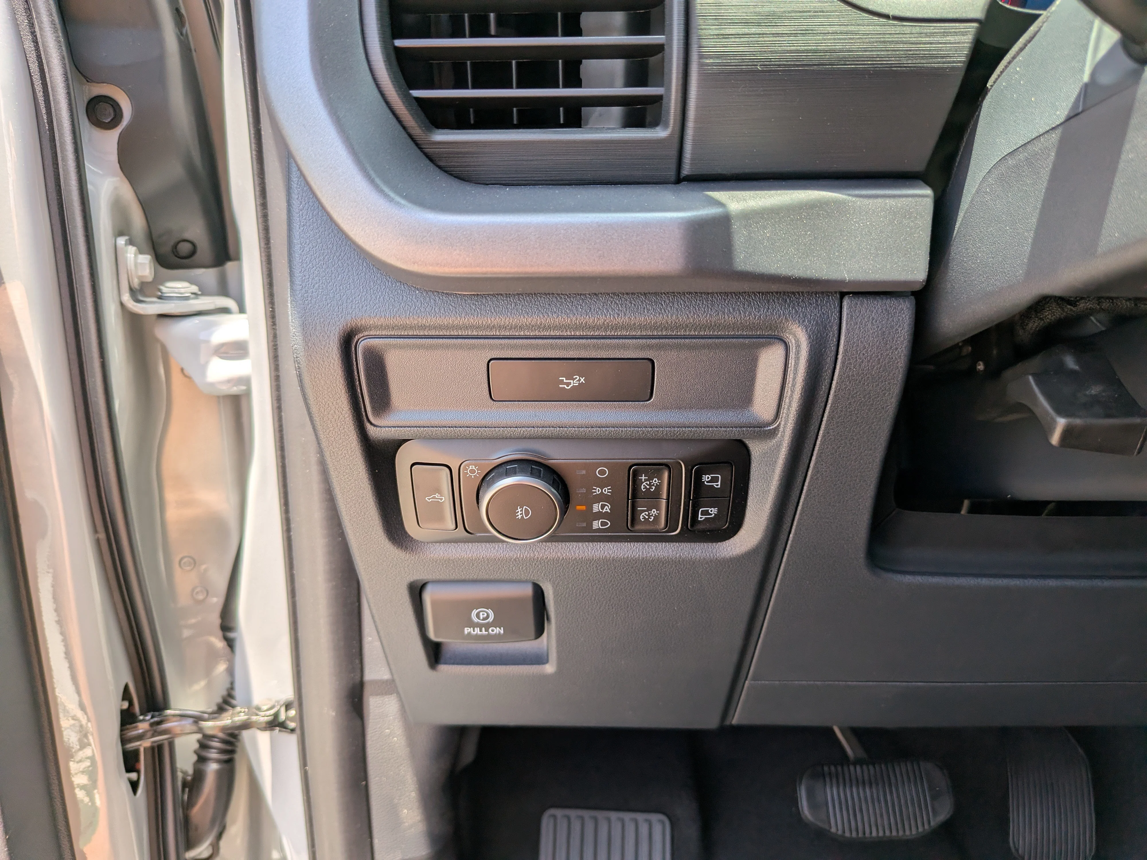 New 2026 Avalanche Ford XLT image 26