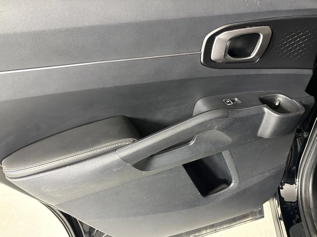 Used 2024 Black Kia S image 36