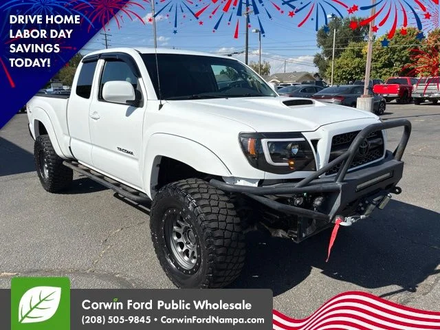 Used 2011 Super White Toyota  image 2