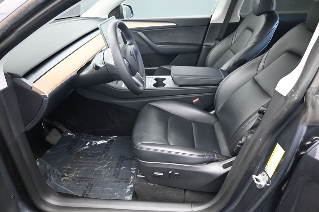 Used 2022  Tesla Long Range image 17