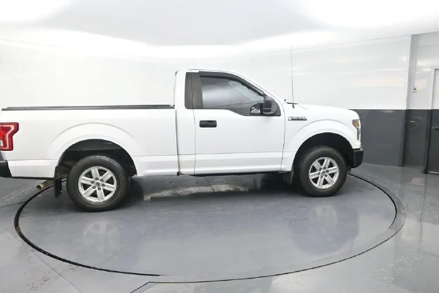 Used 2016 White Ford XL image 9