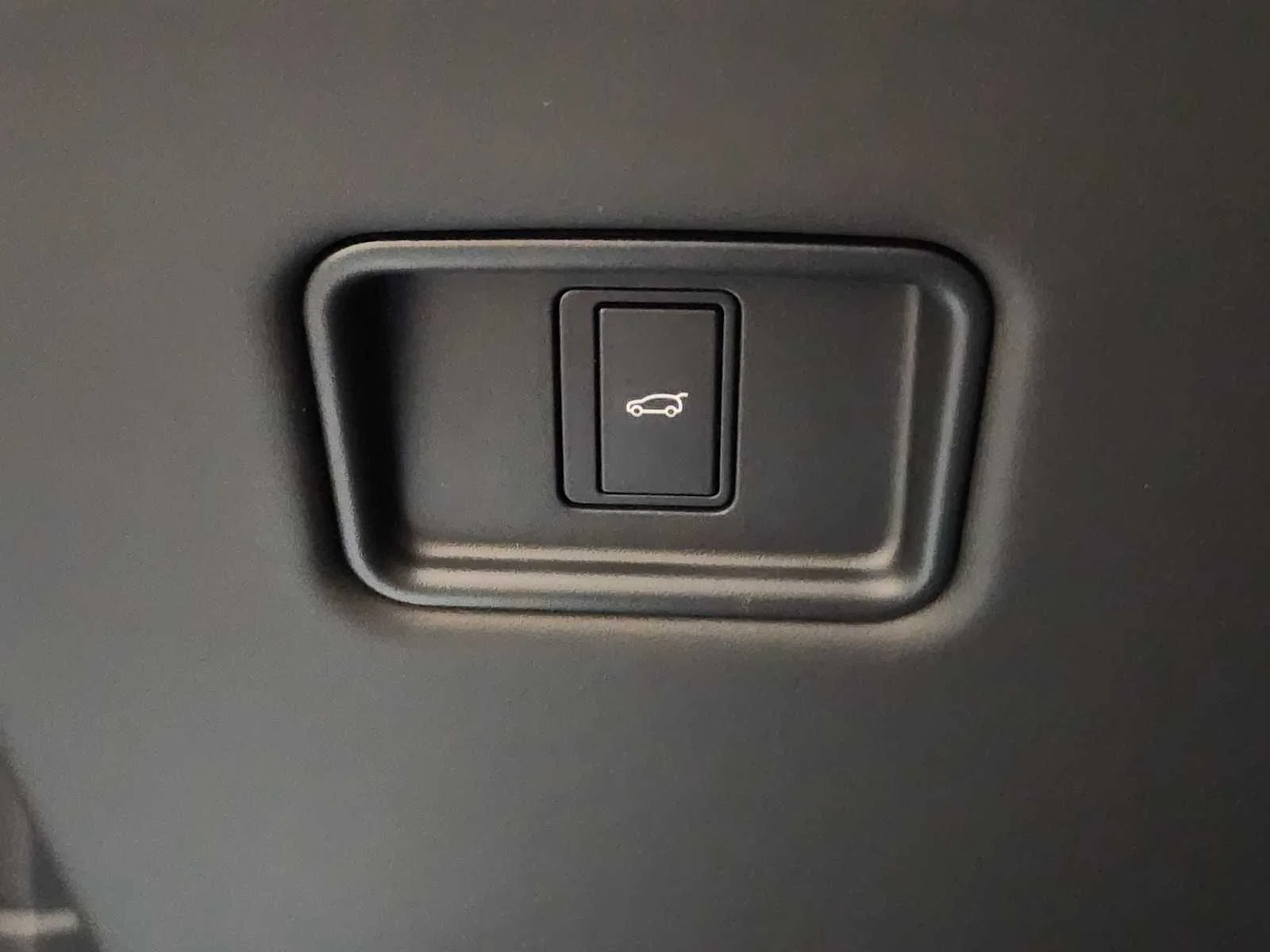 New 2026 Santorini Black Metallic Land Rover SE - P530 LWB 7 Seat image 33