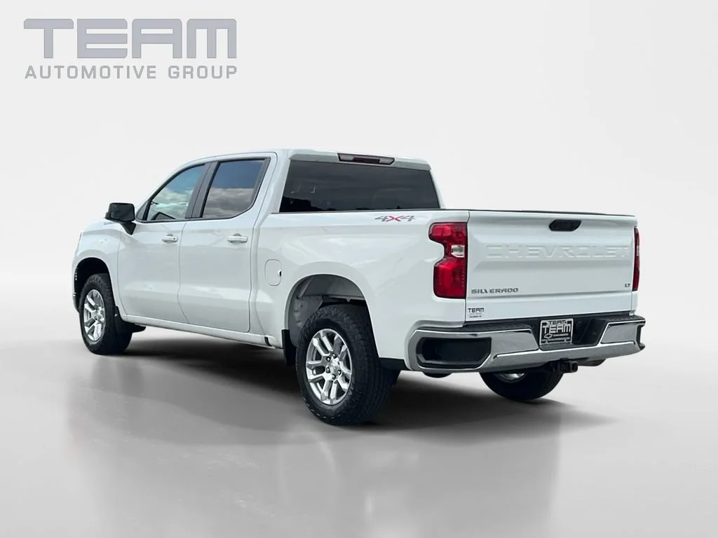 Used 2023 SUMMIT WHITE Chevrolet LT image 5