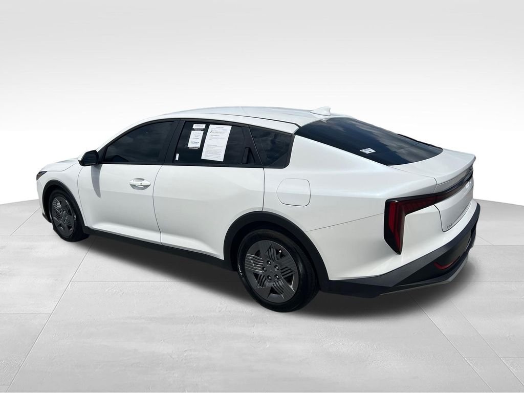 Used 2025 White Kia LX image 3