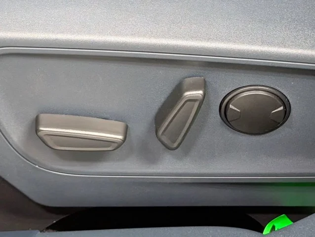 New 2026 Carbonized Gray Metallic Ford Lobo™ image 38