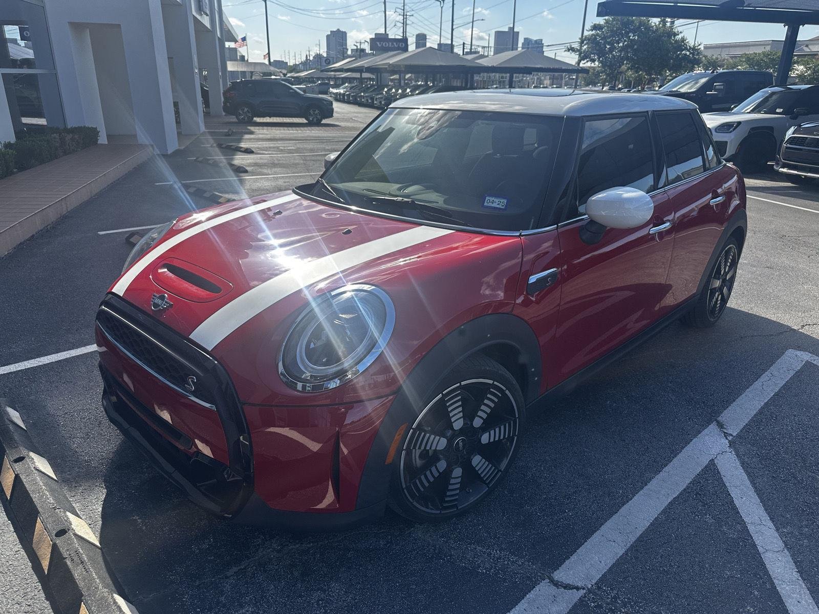 2023 MINI Hardtop Cooper S's photo