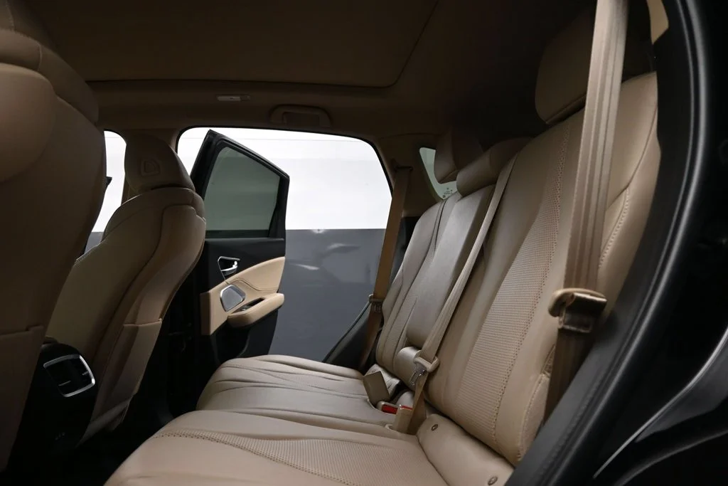 Used 2023  Acura Technology Package image 17