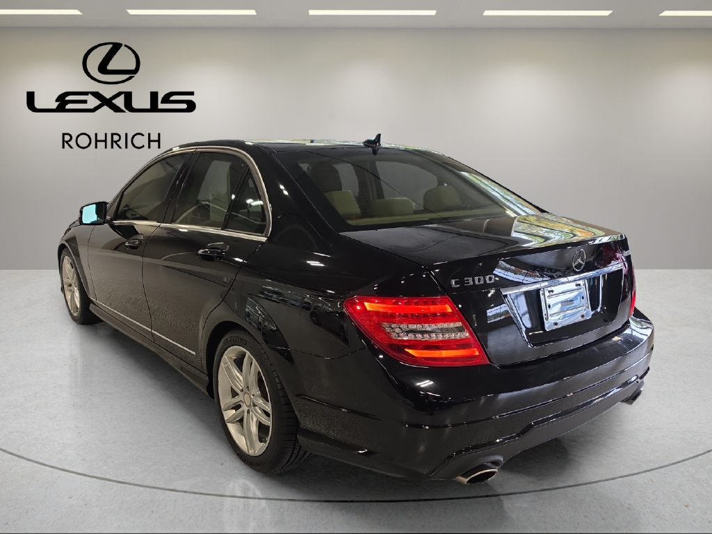 Used 2012  Mercedes-Benz C 300 image 8