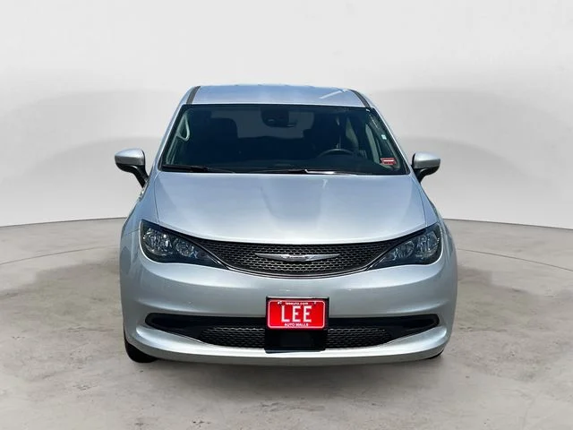 Used 2023 Silver Chrysler LX image 8