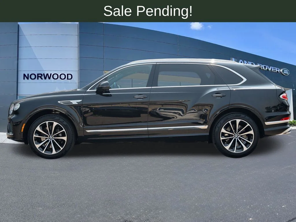 Used 2024 Black Bentley Azure image 7