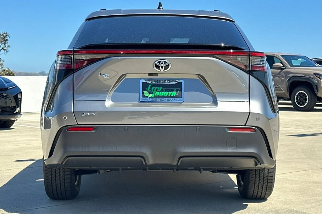 New 2026 Heavy Metal <sup>1</sup> Toyota  XLE image 5