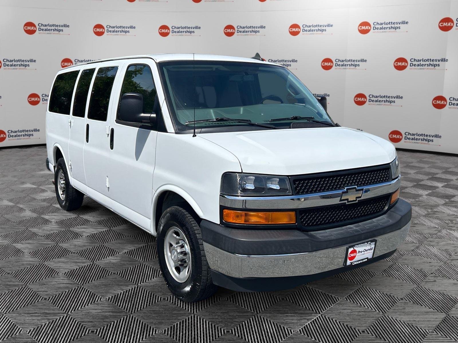 Used 2017 Summit White Chevrolet LT image 7