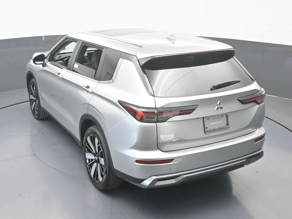 New 2026 Silver Metallic Mitsubishi SE 1.5T 2WD image 52