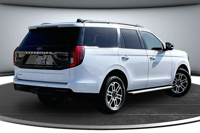Used 2025 White Metallic Ford Active image 6