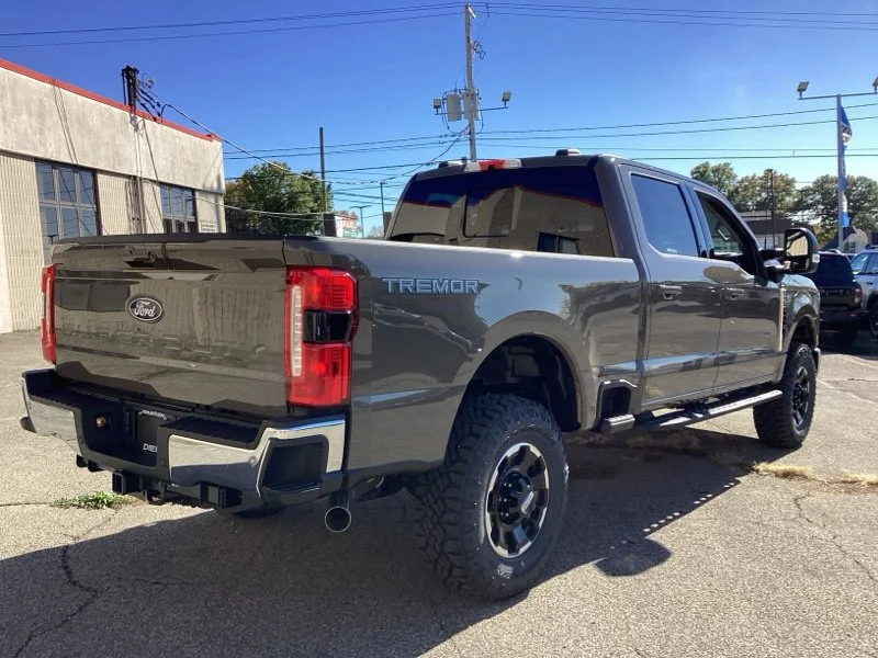 New 2027 Gray Ford Lariat image 14
