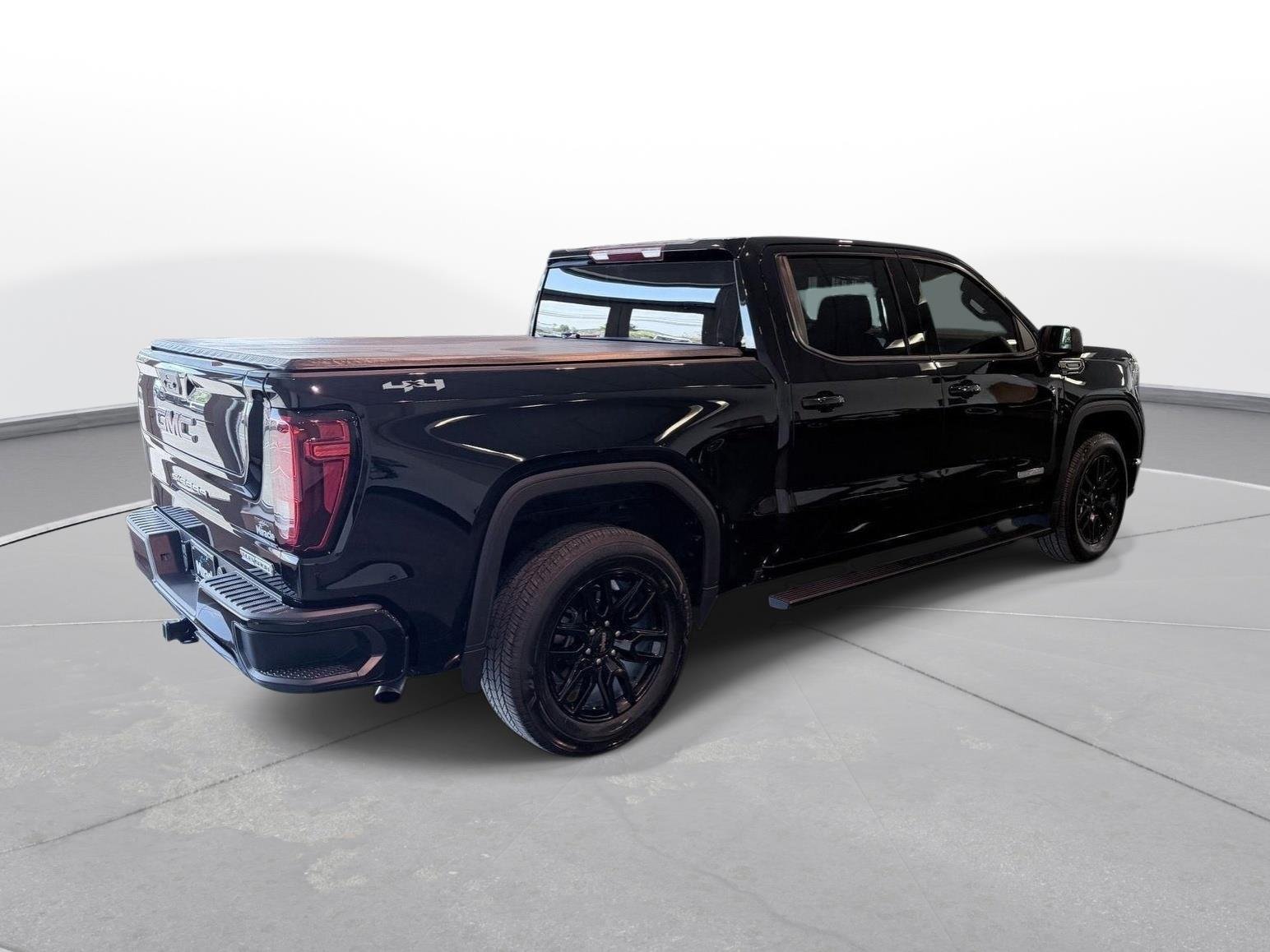 Used 2024 Onyx Black GMC Elevation image 10