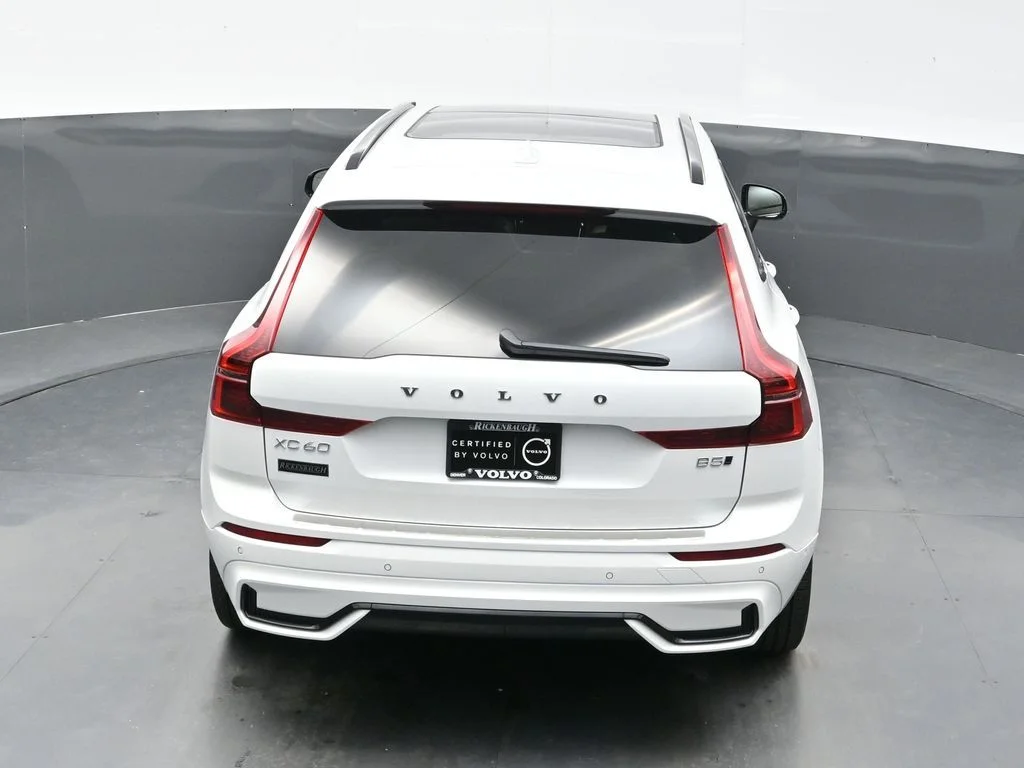 New 2026 Crystal White Volvo Plus image 28