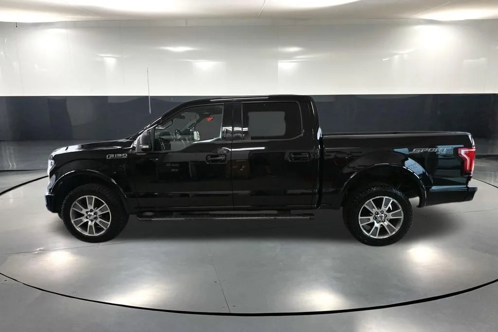 Used 2016 Black Ford XLT image 11