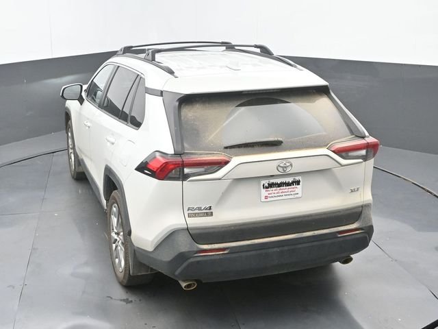 Used 2024 Wind Chill Pearl Toyota XLE Premium image 15
