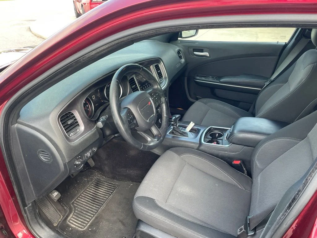 Used 2018 Red Dodge SXT image 5