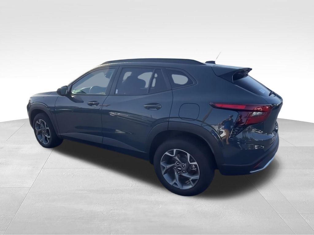 Used 2025 Gray Chevrolet LT image 5