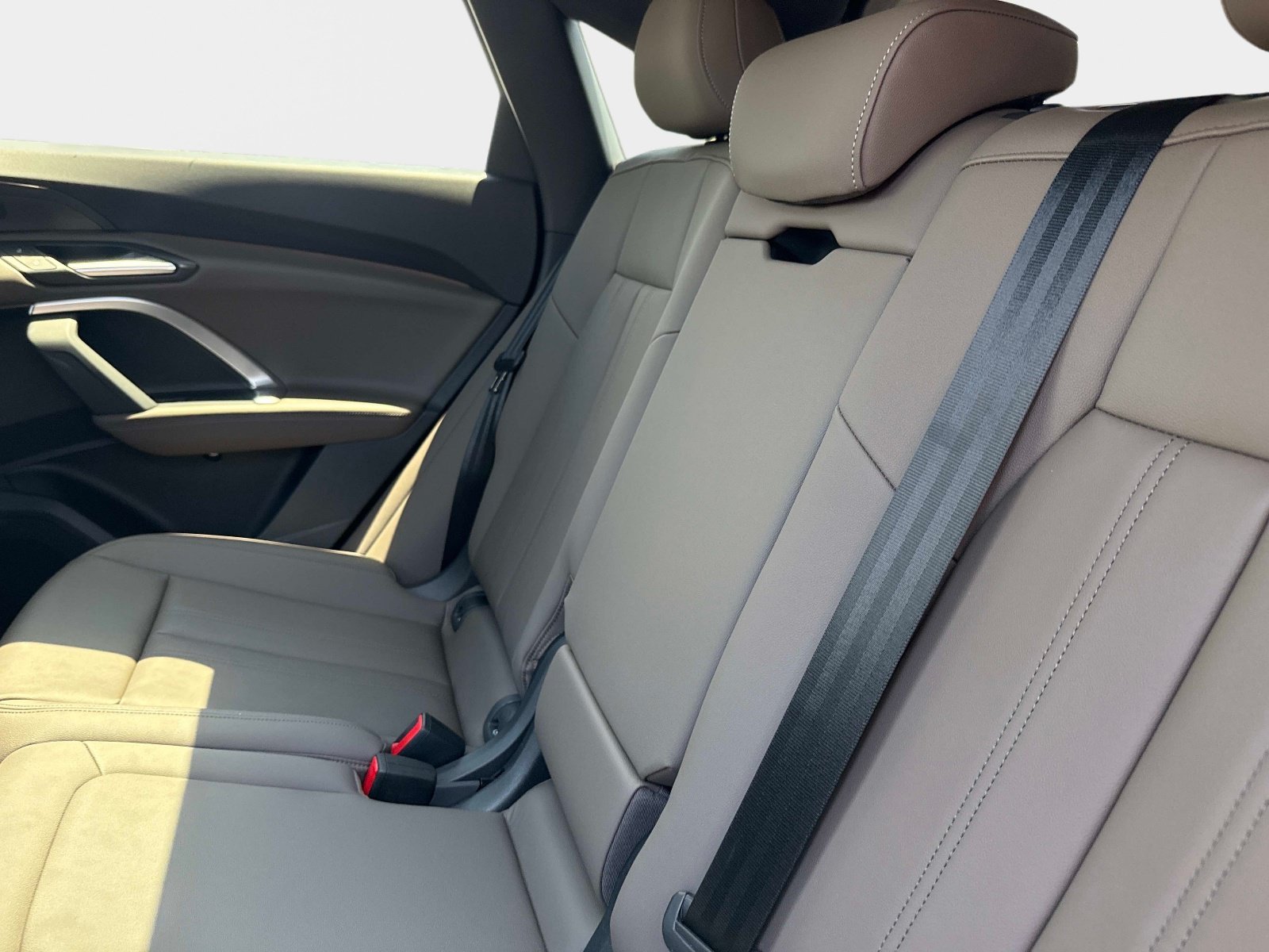 New 2026 Daytona Gray Pearl Effect Audi Premium image 12