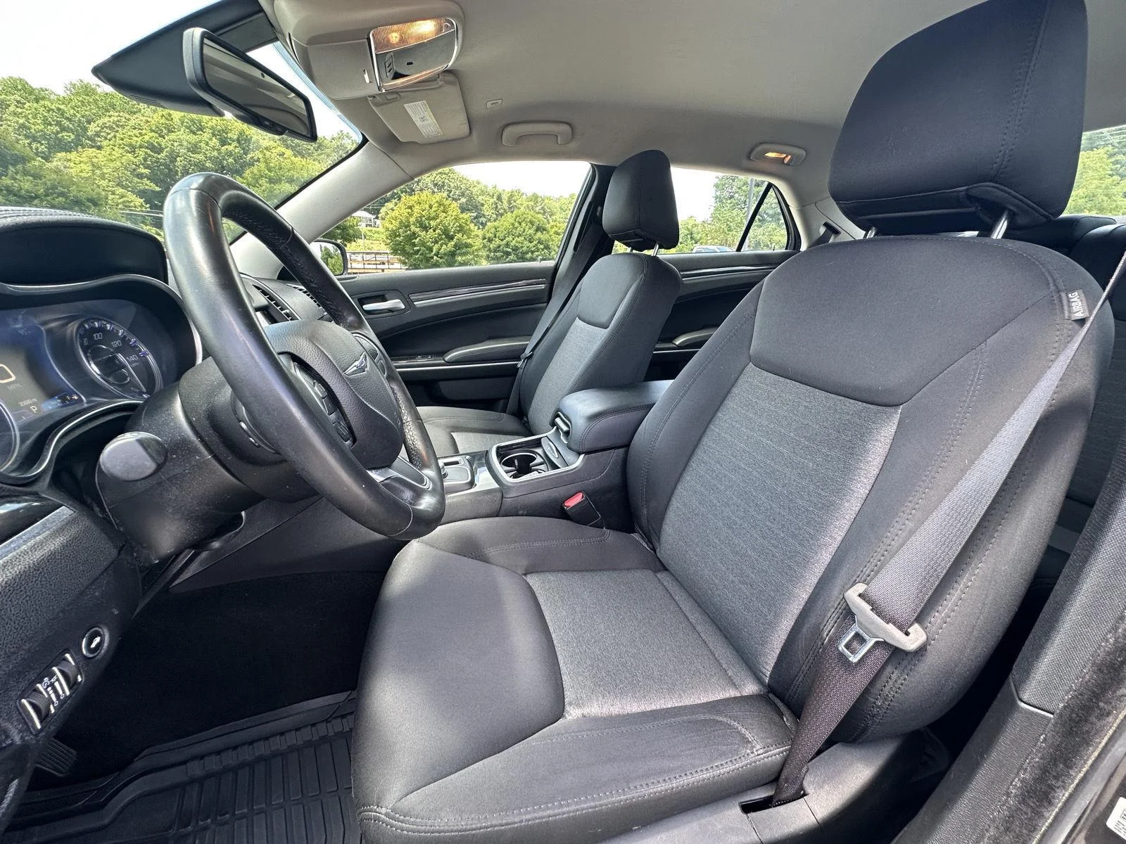 Used 2020 Granite Crystal Metallic Clearcoat Chrysler Touring image 9