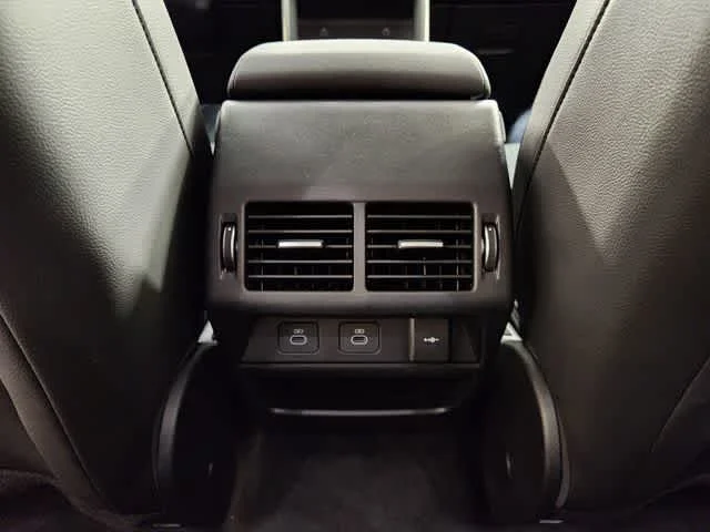 Used 2025 Fuji White Land Rover S image 30