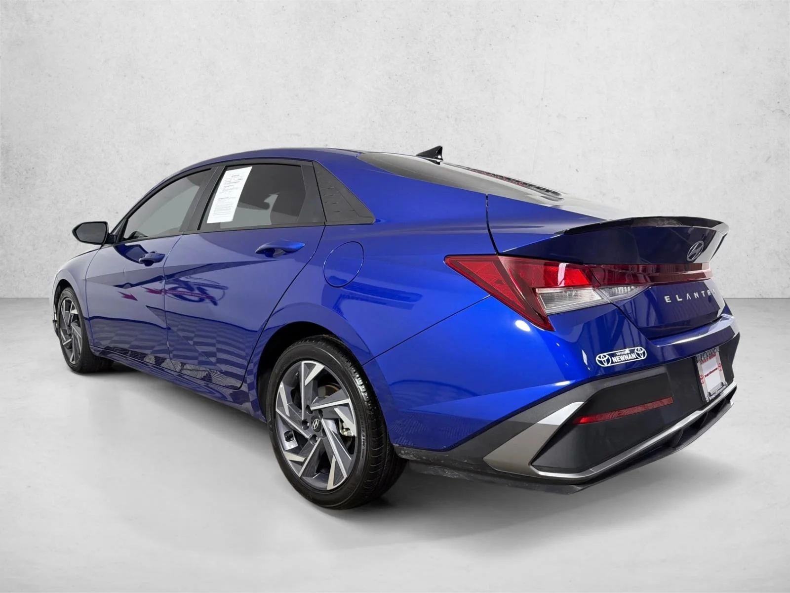 Used 2025 Gray Hyundai SEL Sport image 5