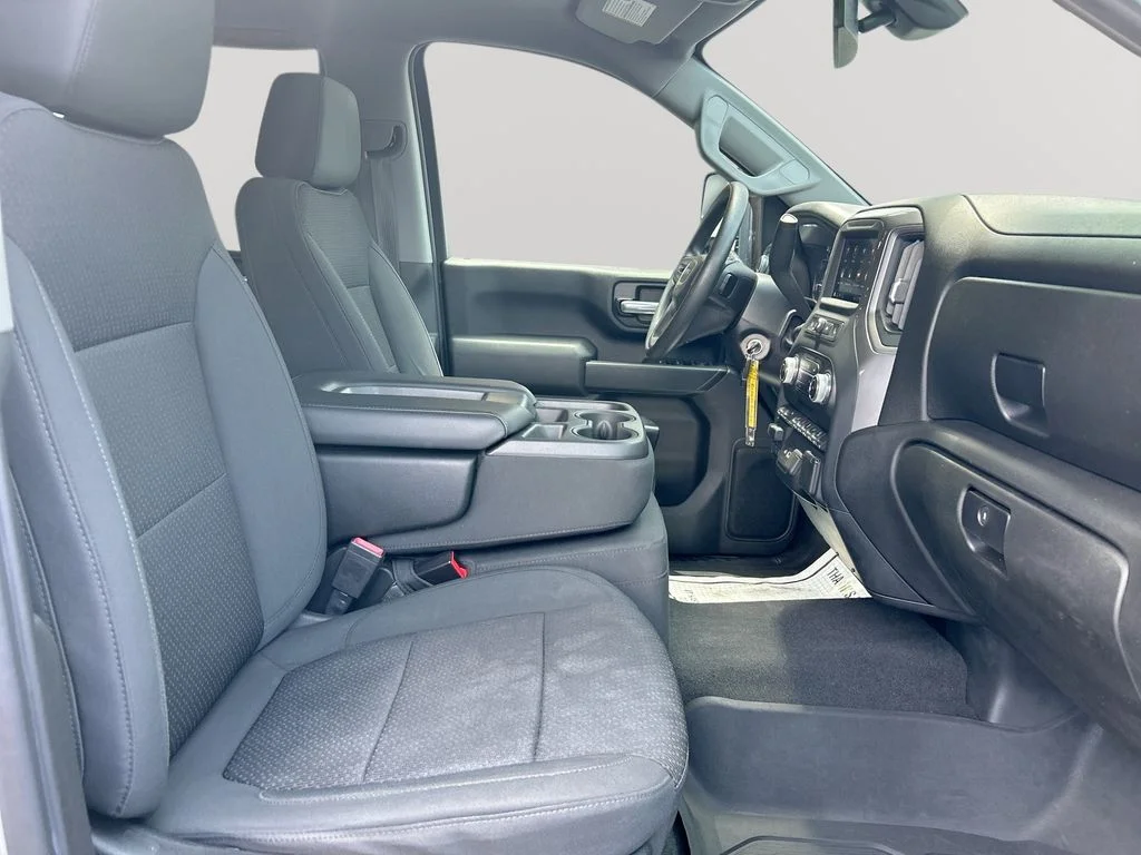 Used 2021 Silver GMC Base image 29